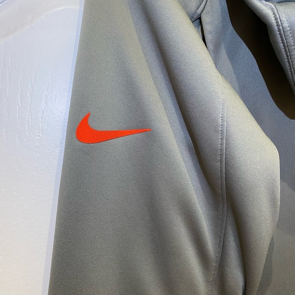 Nike Lebron Therma-Fit Sweater Zip Hoodie in Grey - Picture 5 of 16